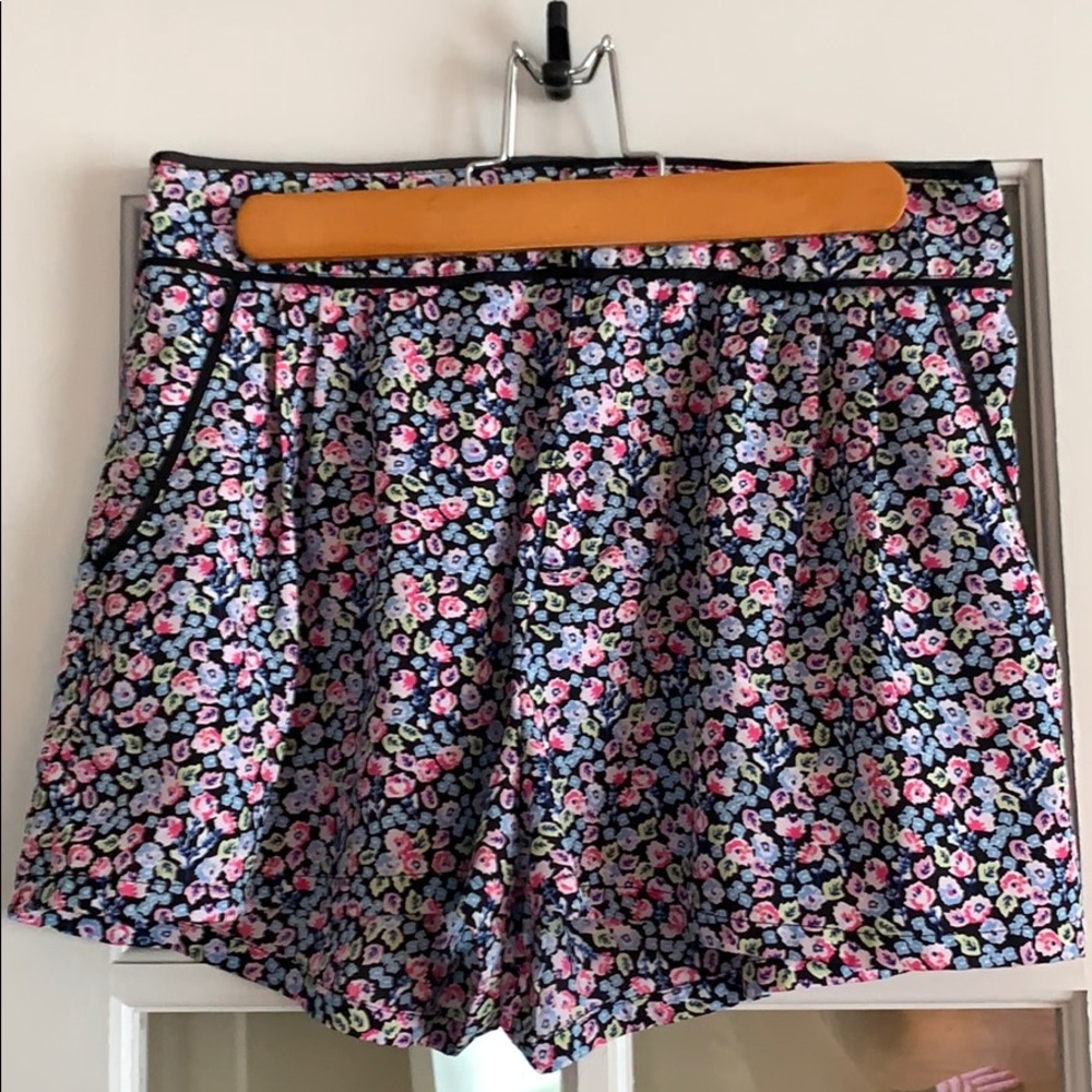 H&M silky flora shorts